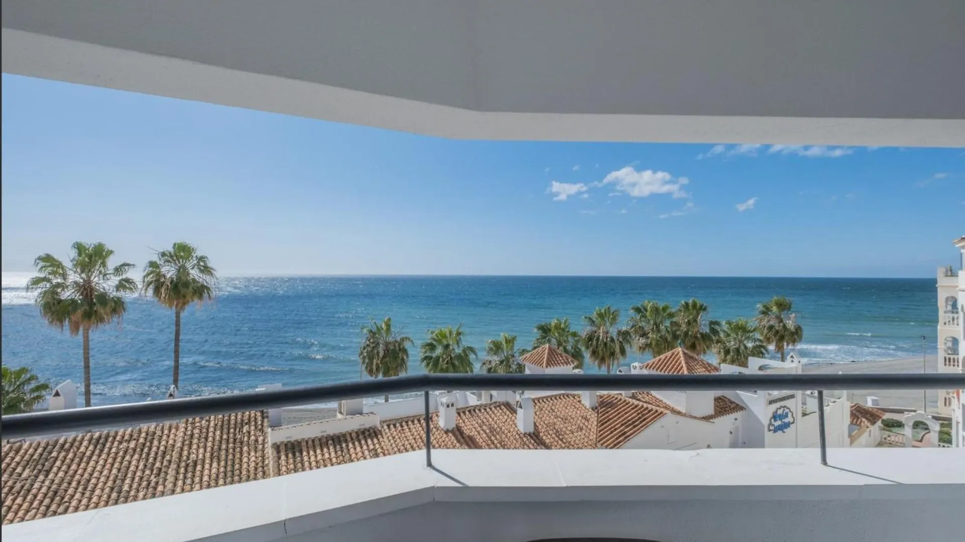5 Chaparil Beach, Flat 3 With Sea Views Nerja