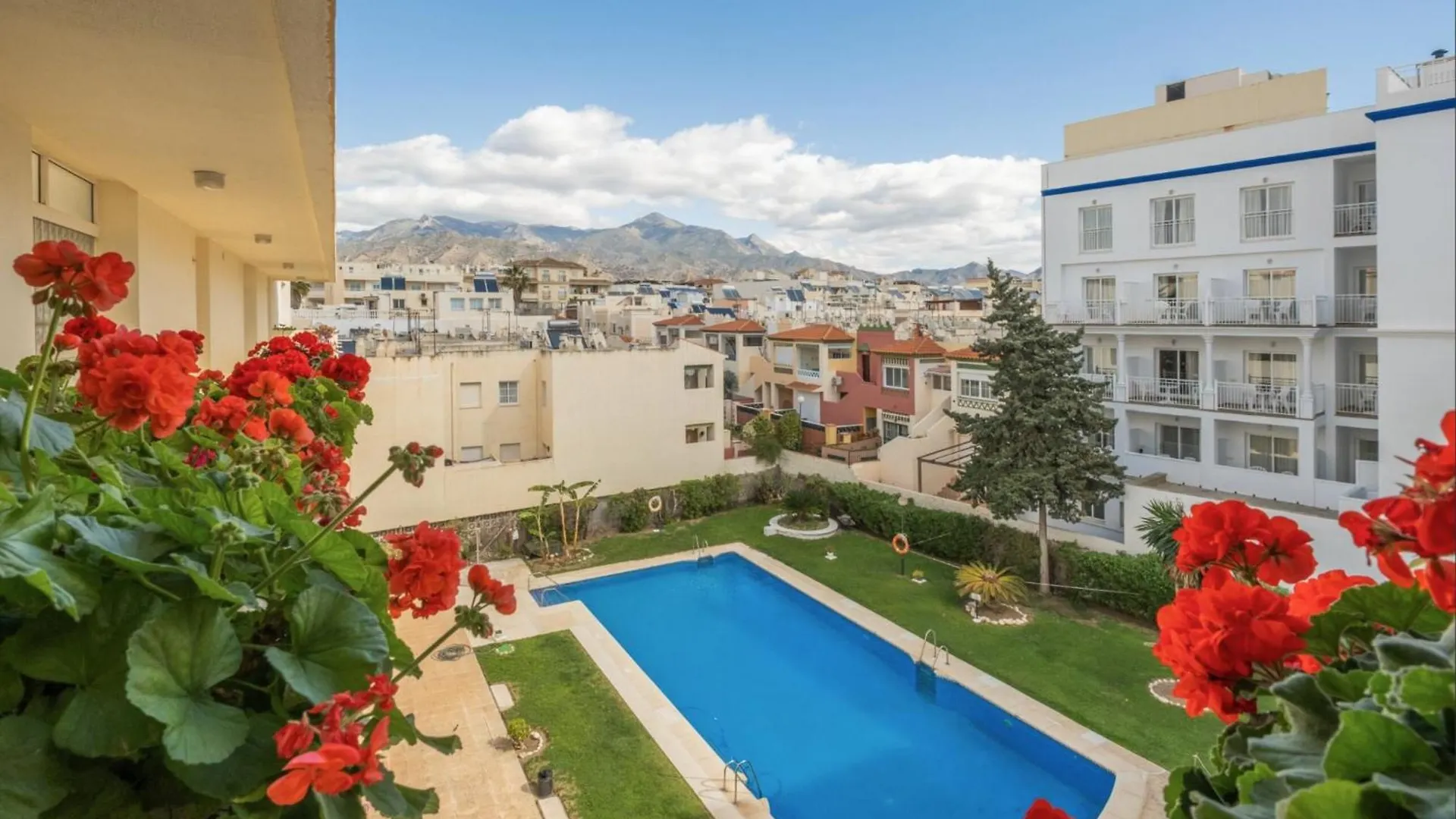 Appartamento 5 Chaparil Beach, Flat 3 With Sea Views Nerja
