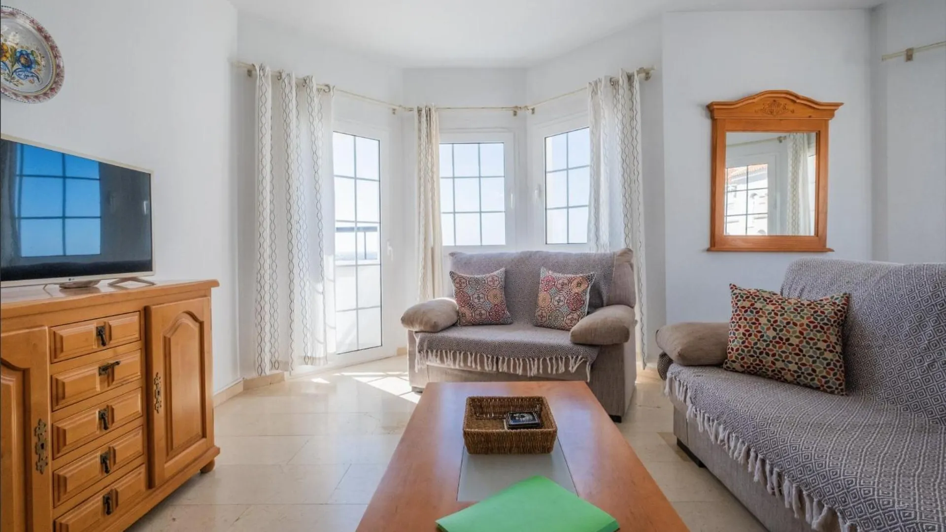 5 Chaparil Beach, Flat 3 With Sea Views Nerja