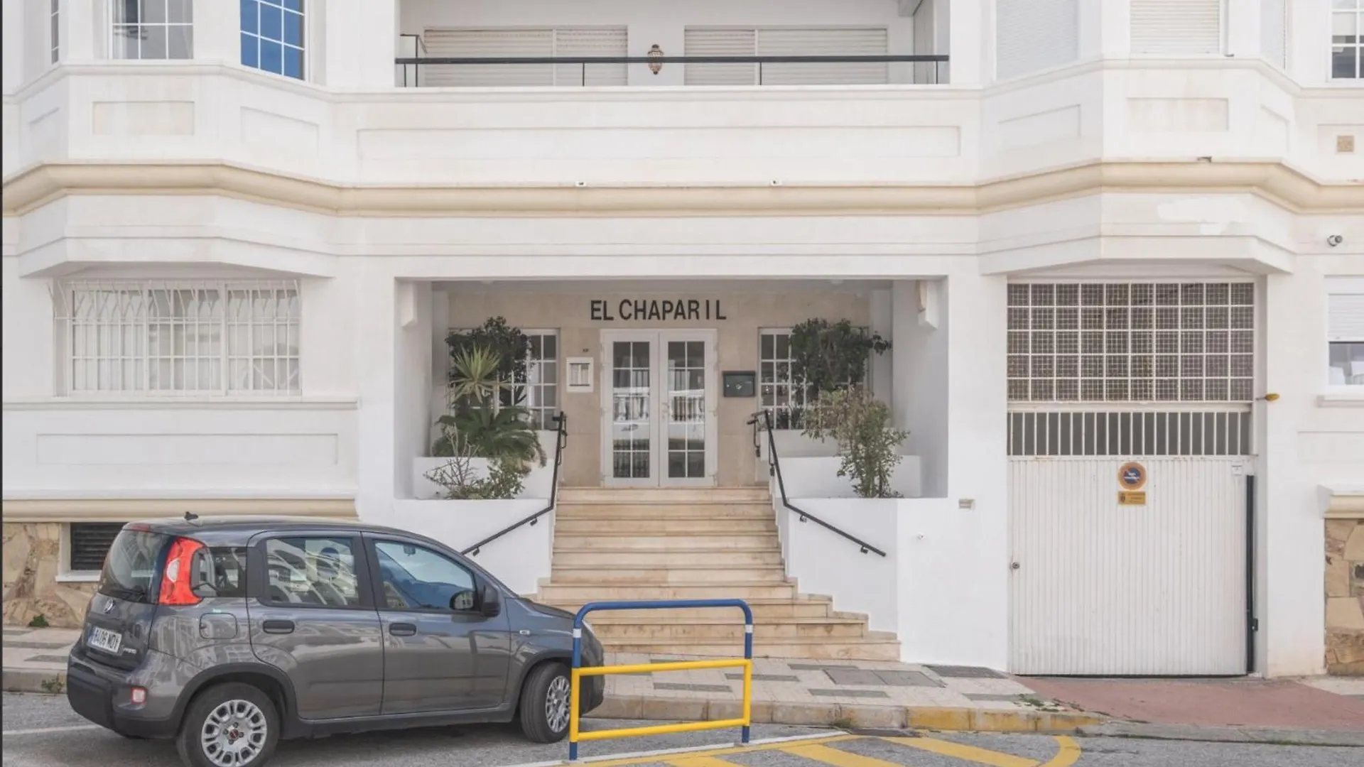 5 Chaparil Beach, Flat 3 With Sea Views 内尔哈 0*,  西班牙