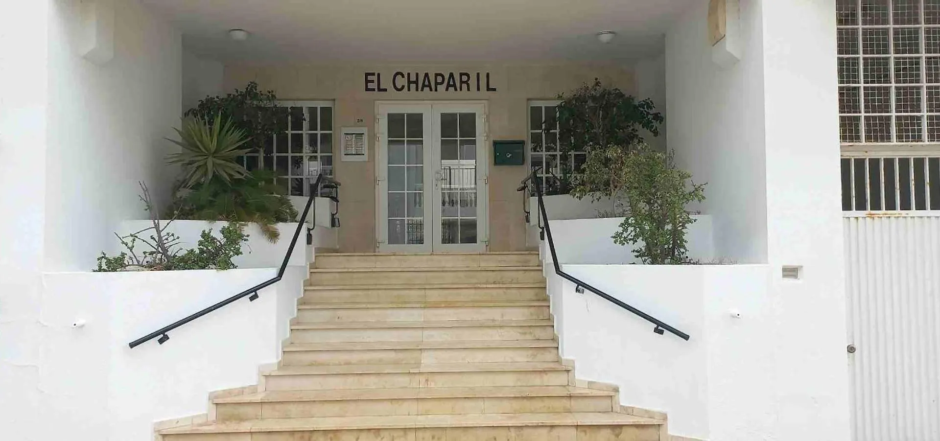 5 Chaparil Beach, Flat 3 With Sea Views 内尔哈