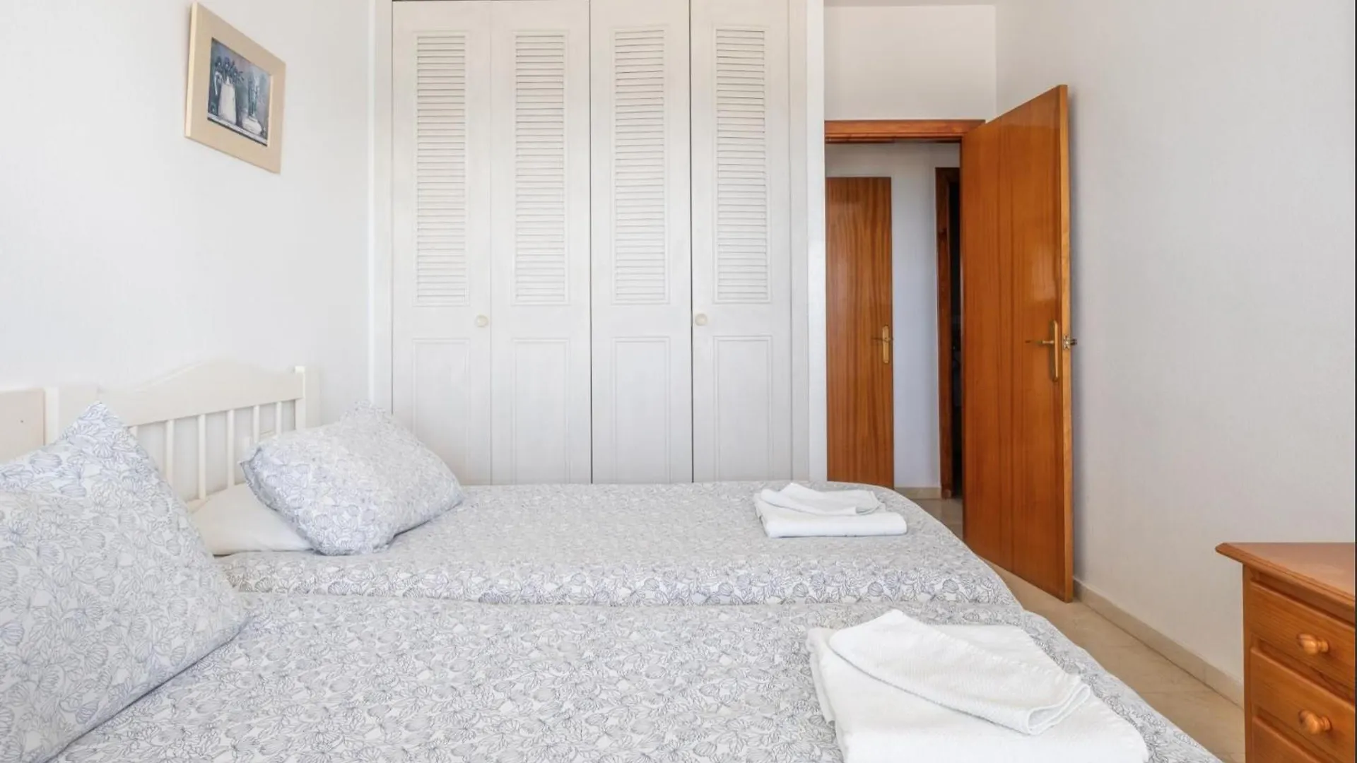 5 Chaparil Beach, Flat 3 With Sea Views 内尔哈